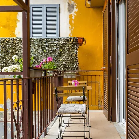 Апартаменты Domus Capodimonte Flat By Napoliapartments
