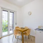 Domus Capodimonte Flat By Napoliapartments *