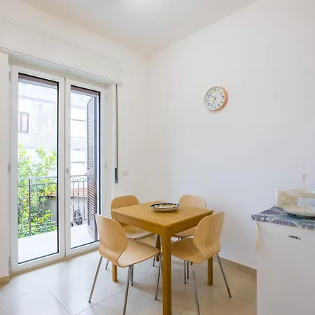 Domus Capodimonte Flat By Napoliapartments *