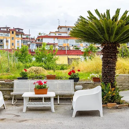 アパート Domus Capodimonte Flat By Napoliapartments ナポリ