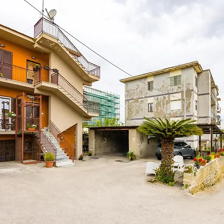 Domus Capodimonte Flat By Napoliapartments * Naples